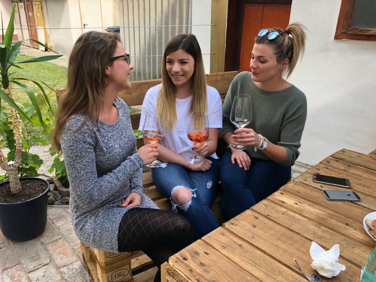 Ferienwohnung Riesling House Laa Laa an der Thaya Exterior foto